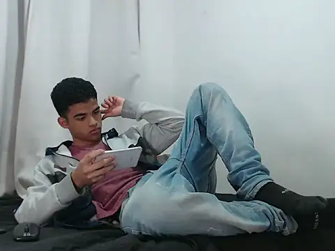 Snapshot of camillo_beischel_ chatting on 09-28-25, 05:29 camillo beischel online show from 09-28-25, 05:29