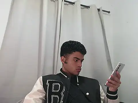 Snapshot of camillo_beischel_ chatting on 09-30-25, 07:41 camillo beischel online show from 09-30-25, 07:41