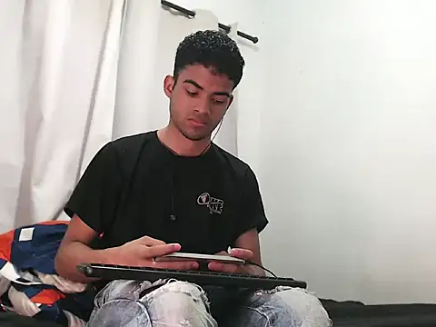 Snapshot of camillo_beischel_ chatting on 10-01-25, 06:36 camillo beischel online show from 10-01-25, 06:36