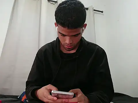 Snapshot of camillo_beischel_ chatting on 10-11-25, 06:28 camillo beischel online show from 10-11-25, 06:28