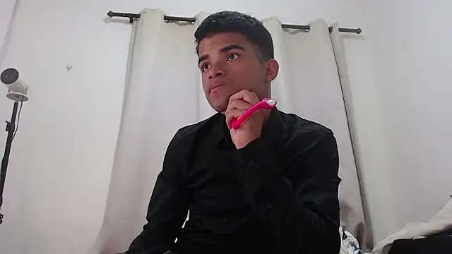 Snapshot of camillo_beischel_ chatting on 11-07-25, 08:31 camillo beischel online show from 11-07-25, 08:31