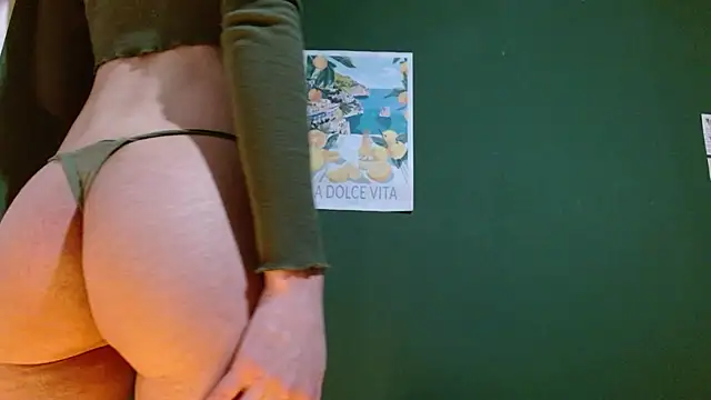 Roxiehood online show from 03-10-26, 02:16