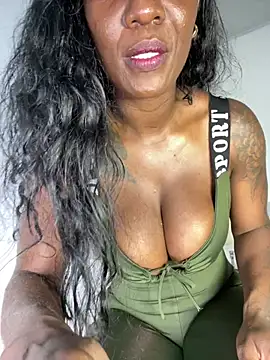 Snapshot of Bustykeyla chatting on 12-19-24, 10:53 Bustykeyla online show from 12-19-24, 10:53