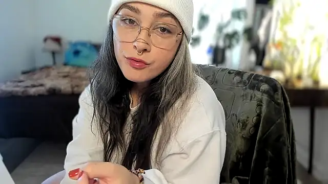 Alix Valentine online show from 10-26-25, 04:13