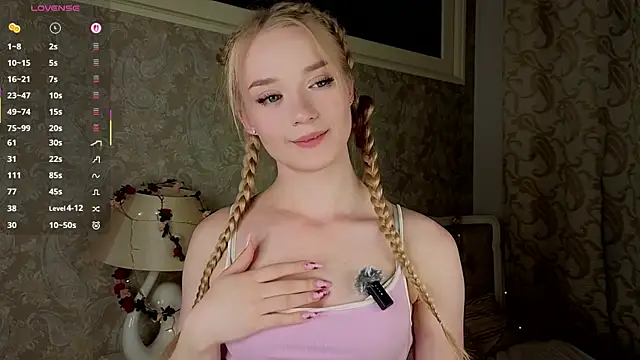 Snapshot of Emma_Frosty chatting on 06-26-26, 10:47 Emma Frosty online show from 06-26-26, 10:47