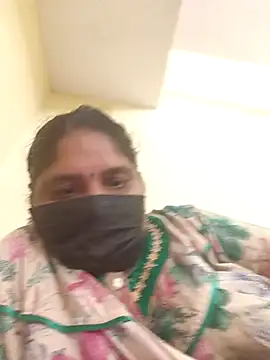 Snapshot of Villageanuty chatting on 09-10-25, 11:10 Villageanuty online show from 09-10-25, 11:10