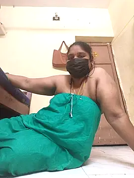 Snapshot of Villageanuty chatting on 10-13-25, 09:09 Villageanuty online show from 10-13-25, 09:09