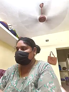 Snapshot of Villageanuty chatting on 10-16-25, 06:25 Villageanuty online show from 10-16-25, 06:25