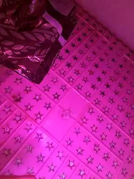 Snapshot of Villageanuty chatting on 10-16-25, 06:31 Villageanuty online show from 10-16-25, 06:31