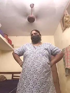 Snapshot of Villageanuty chatting on 10-28-25, 10:30 Villageanuty online show from 10-28-25, 10:30