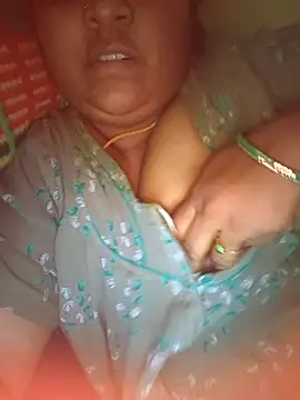 Snapshot of Villageanuty chatting on 11-04-25, 01:21 Villageanuty online show from 11-04-25, 01:21