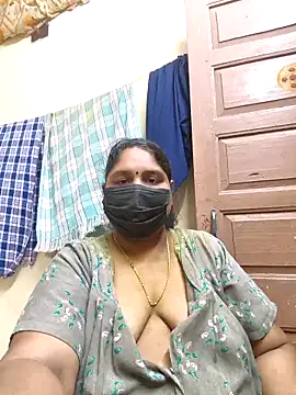 Snapshot of Villageanuty chatting on 11-10-25, 06:01 Villageanuty online show from 11-10-25, 06:01