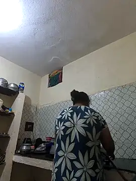 Snapshot of Villageanuty chatting on 11-13-25, 04:44 Villageanuty online show from 11-13-25, 04:44