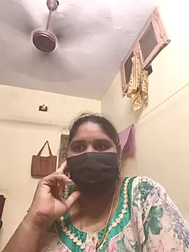 Snapshot of Villageanuty chatting on 11-24-25, 12:27 Villageanuty online show from 11-24-25, 12:27