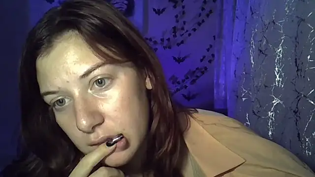 Lily Ember online show from 10-27-25, 05:17