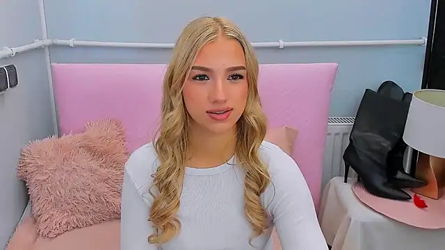 EvetteRose online show from 09-26-25, 04:11