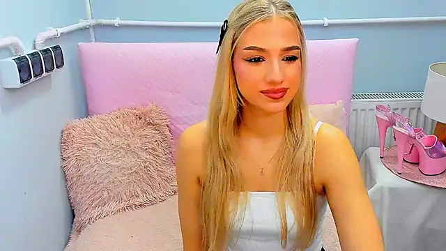 EvetteRose online show from 10-10-25, 05:45