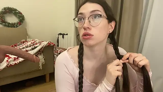 Kelly Berry   online show from 12-21-25, 05:42