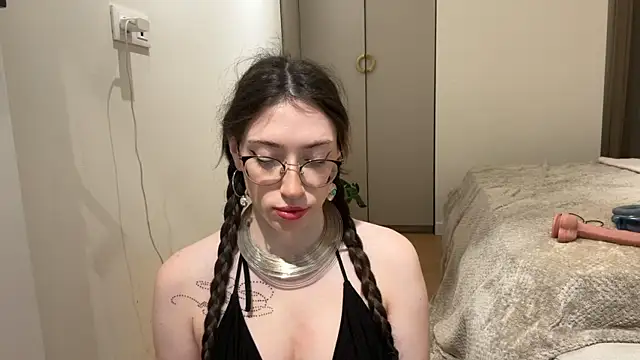 Kelly Berry   online show from 03-29-26, 06:08