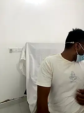 Snapshot of venom-172 chatting on 11-13-25, 05:06 venom-172 online show from 11-13-25, 05:06