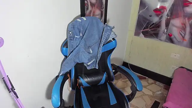 Snapshot of miaa_scott7 chatting on 10-31-25, 12:28 miaa scott7 online show from 10-31-25, 12:28