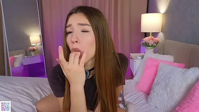 Snapshot of SweetyLali chatting on 10-23-25, 05:55 SweetyLali online show from 10-23-25, 05:55