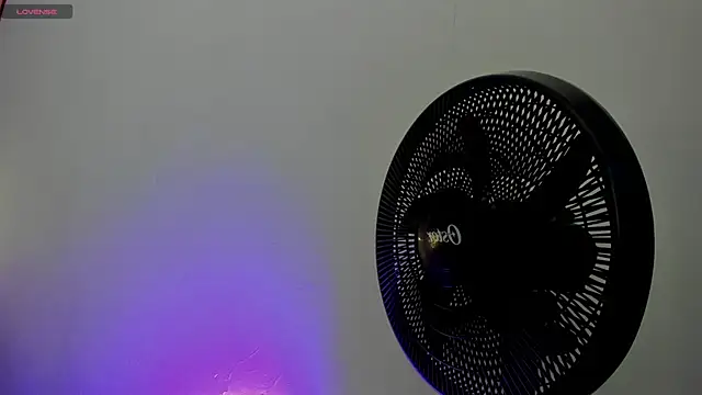 Snapshot of karlarusso chatting on 02-25-26, 12:15 karlarusso online show from 02-25-26, 12:15