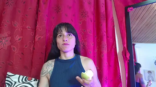 Snapshot of Samy_Hoops chatting on 10-27-25, 01:26 Samy Hoops online show from 10-27-25, 01:26