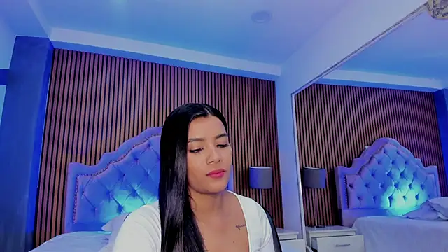 Snapshot of SelenaStonne chatting on 09-26-25, 08:57 SelenaStonne online show from 09-26-25, 08:57