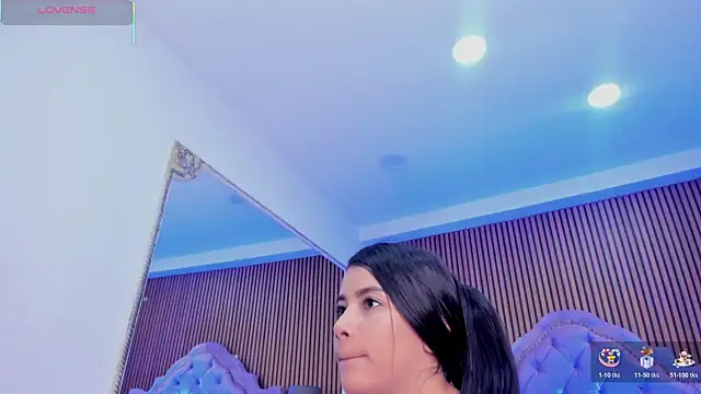 Snapshot of SelenaStonne chatting on 10-18-25, 07:58 SelenaStonne online show from 10-18-25, 07:58