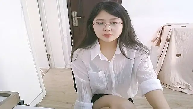 Snapshot of 98bunny chatting on 10-13-25, 02:44 98bunny online show from 10-13-25, 02:44