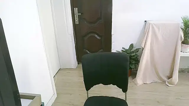 Snapshot of 98bunny chatting on 11-21-25, 02:21 98bunny online show from 11-21-25, 02:21