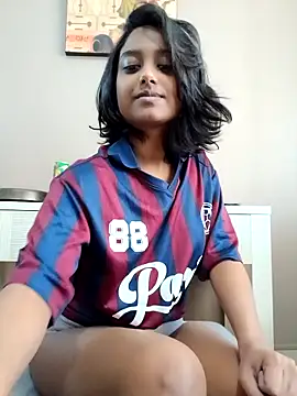 Snapshot of littlemissdevil69 chatting on 10-21-25, 08:15 littlemissdevil69 online show from 10-21-25, 08:15