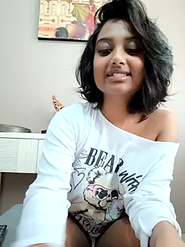 Snapshot of littlemissdevil69 chatting on 10-28-25, 06:17 littlemissdevil69 online show from 10-28-25, 06:17