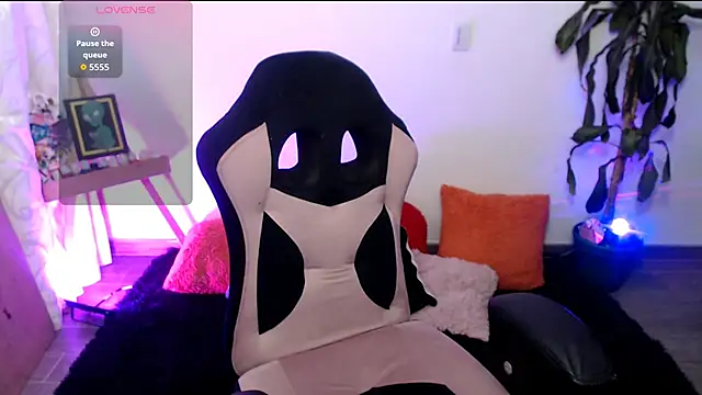 LunaBunny8 online show from 11-13-25, 01:59