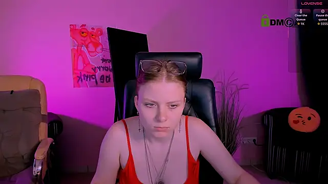 Snapshot of foxy_tease_ chatting on 11-08-25, 01:00 foxy tease online show from 11-08-25, 01:00