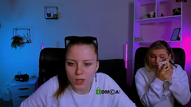 Snapshot of foxy_tease_ chatting on 11-09-25, 09:51 foxy tease online show from 11-09-25, 09:51