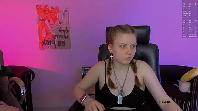 Snapshot of foxy_tease_ chatting on 11-21-25, 02:54 foxy tease online show from 11-21-25, 02:54