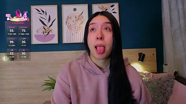 Snapshot of SarahMiler_ chatting on 03-17-26, 11:46 SarahMiler online show from 03-17-26, 11:46