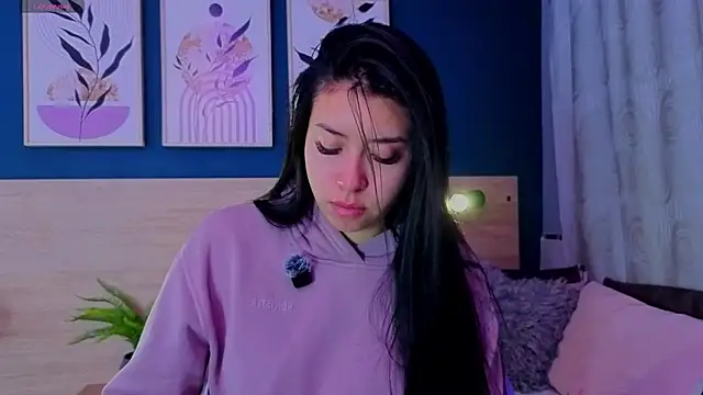 Snapshot of SarahMiler_ chatting on 03-27-26, 12:16 SarahMiler online show from 03-27-26, 12:16