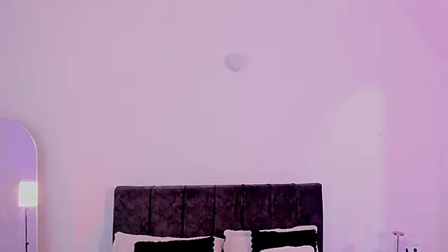 Taylormaxwell online show from 11-26-25, 08:21