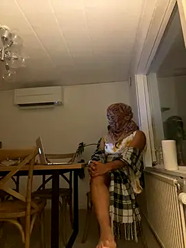 Snapshot of latina-pene chatting on 12-16-25, 05:51 latina-pene online show from 12-16-25, 05:51