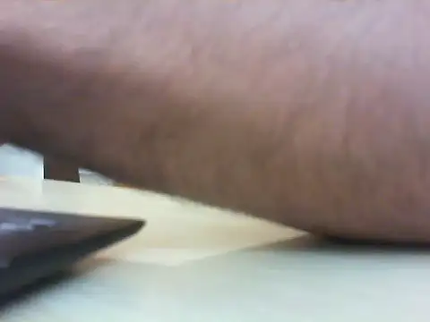 Snapshot of PC_boy_slv chatting on 11-21-25, 06:23 PC boy slv online show from 11-21-25, 06:23