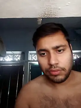 Desirock001 online show from 11-04-25, 02:32