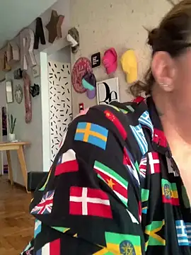 LupeLok online show from 10-21-25, 04:30