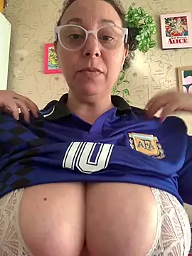 LupeLok online show from 07-16-26, 04:24