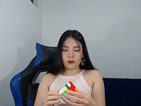 Snapshot of EloiseJun chatting on 10-26-25, 10:36 EloiseJun online show from 10-26-25, 10:36