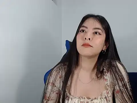 Snapshot of EloiseJun chatting on 11-12-25, 04:46 EloiseJun online show from 11-12-25, 04:46