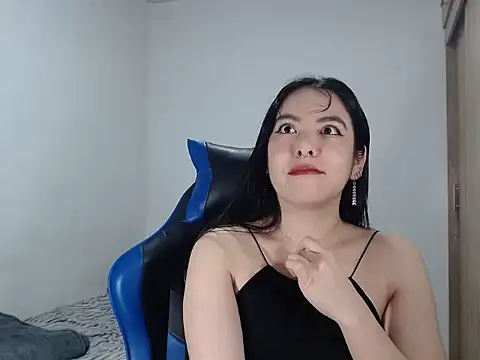 Snapshot of EloiseJun chatting on 02-12-26, 06:30 EloiseJun online show from 02-12-26, 06:30