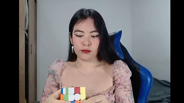 Snapshot of EloiseJun chatting on 02-14-26, 04:42 EloiseJun online show from 02-14-26, 04:42